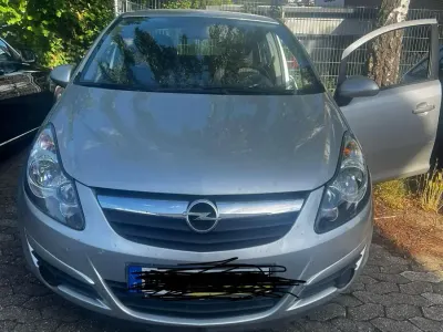 Gebraucht Opel Corsa 101 PS (74 kW) 2010 Silber Kleinwagen