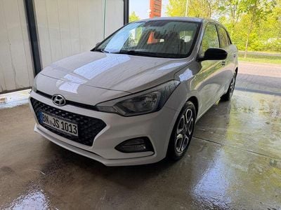 Usata Hyundai i20 Active 101 CV (74 kW) 2019 Bianco Utilitaria