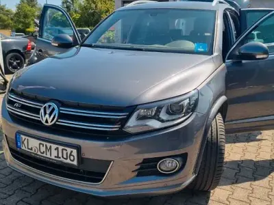 Gebraucht VW Tiguan Sportline 140 PS (102 kW) 2013 Schwarz SUV