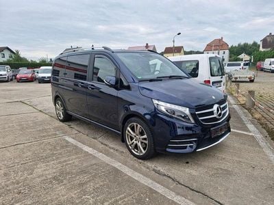 Mercedes V220
