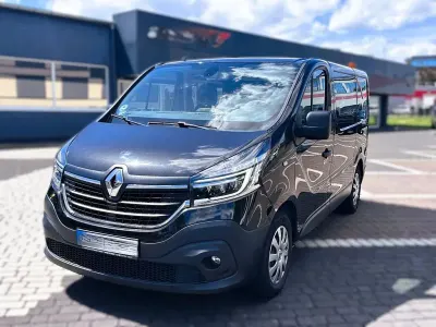Gebraucht Renault Trafic Life 120 PS (88 kW) 2019 Schwarz Van / Kleinbus