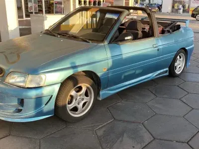 Begagnad Ford Escort Cabriolet 116 HK (85 kW) 1993 Blå Cab