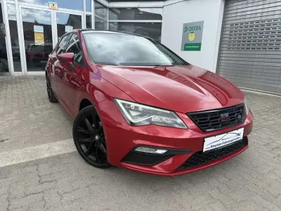 Używany Seat Leon FR 150 KM (110 kW) 2017 Czerwony Sedan/Limuzyna