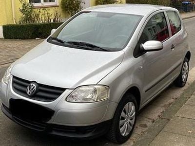 Gebraucht VW Fox 54 PS (39 kW) 2006 Silber Kleinwagen