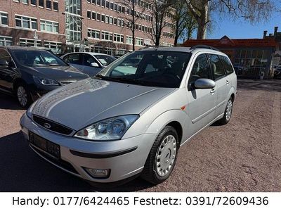 Usata Ford Focus Ghia 131 CV (96 kW) 2003 Argento Berlina