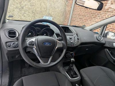 Silber Gebraucht 2014 Ford Fiesta Limousine | 3.800 € (Guter Preis)
