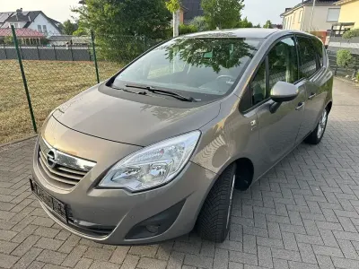Gebraucht Opel Meriva Active 140 PS (102 kW) 2013 Beige Van / Kleinbus