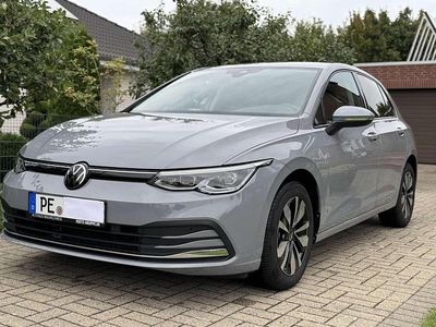 Gebraucht VW Golf VIII Move 131 PS (96 kW) 2023 Grau Limousine