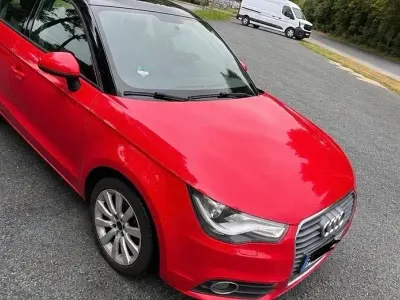 Gebraucht Audi A1 Sportback Ambiente 90 PS (66 kW) 2013 Rot Kleinwagen