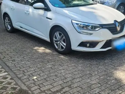 Gebraucht Renault Mégane GrandTour 116 PS (85 kW) 2019 Weiß Kombi