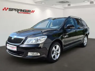 Gebraucht Skoda Octavia 122 PS (89 kW) 2011 Schwarzmagic perleffekt Kombi