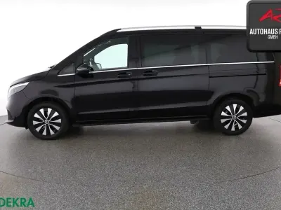 Gebraucht Mercedes V250 Avantgarde 190 PS (139 kW) 2023 Obsidianschwarz Van / Kleinbus