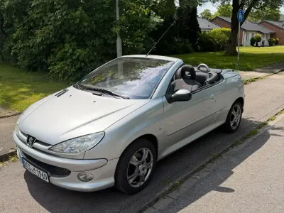 Gebraucht Peugeot 206 CC 109 PS (80 kW) 2007 Silber Cabrio