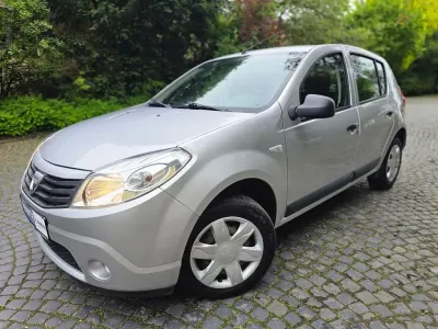 Gebraucht Dacia Sandero Ambiance 75 PS (55 kW) 2010 Grau Limousine