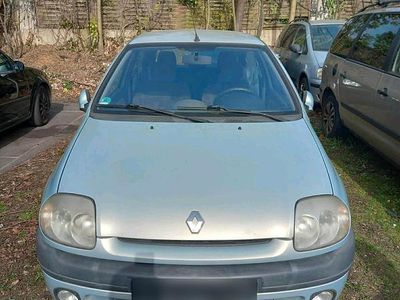 Gebraucht Renault Clio II 98 PS (72 kW) 2000 Kleinwagen