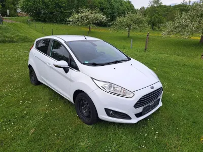 Occasion Ford Fiesta 101 ch (74 kW) 2014 Blanc Citadine