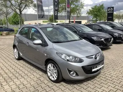 Gebraucht Mazda 2 Sports-Line 102 PS (75 kW) 2013 Plutossilber metallic Kleinwagen