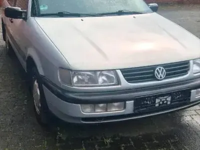 Gebraucht VW Passat 90 PS (66 kW) 1994 Grau Kombi
