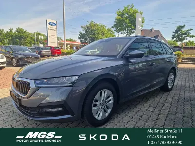 Gebraucht Skoda Octavia 116 PS (85 kW) 2023 Graphitegrau metallic Limousine