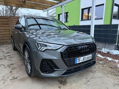 Grau Gebraucht 2019 Audi Q3 S-Line SUV | 24.500 € (Fairer Preis)