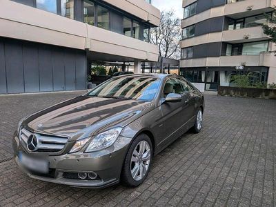 Usata Mercedes E350 231 CV (169 kW) 2010 Grigio Coupé
