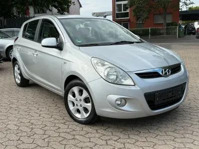 Gebraucht Hyundai i20 101 PS (74 kW) 2009 Silber Kleinwagen