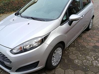 Silber Gebraucht 2013 Ford Fiesta Trend Limousine | 6.400 € (Fairer Preis)