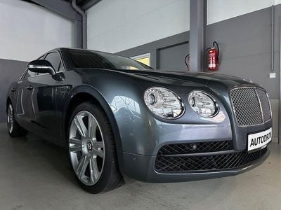 Grau Gebraucht 2015 Bentley Flying Spur Limousine | 61.300 € (Superpreis)