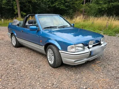 Gebraucht Ford Escort Cabriolet 102 PS (75 kW) 1989 Blau Cabrio