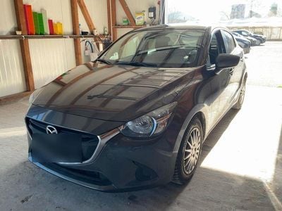 Usado Mazda 2 Kizoku 90 HP (66 kW) 2017 Cinzento Citadino