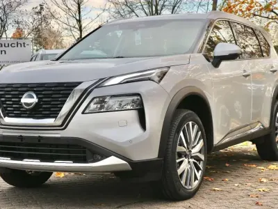 Neu Nissan X-Trail Tekna 213 PS (156 kW) 2026 Champagne silver SUV