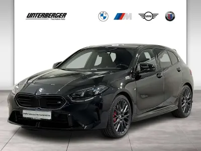 Gebraucht BMW M135 Performance 317 PS (233 kW) 2025 Saphirschwarz Kleinwagen