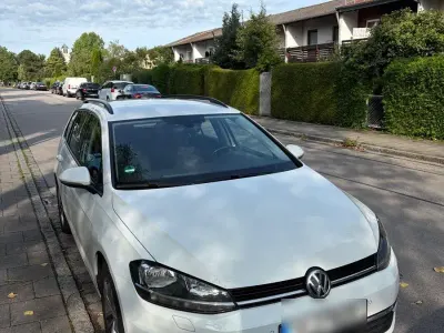 Gebraucht VW Golf VII Comfortline 110 PS (80 kW) 2017 Weiß Kombi