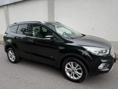 Gebraucht Ford Kuga Titanium 150 PS (110 kW) 2018 Schwarz SUV