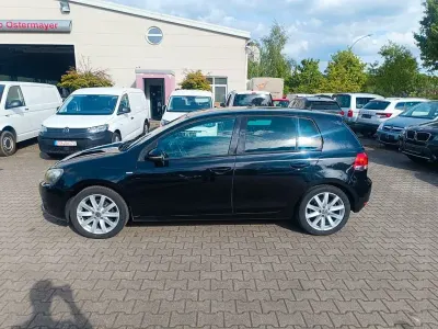 Gebraucht VW Golf VII Match 105 PS (77 kW) 2012 Schwarz Limousine