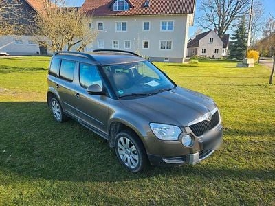 Usata Skoda Yeti 140 CV (102 kW) 2009 Marrone SUV