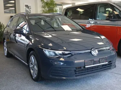 Gebraucht VW Golf VIII Life 116 PS (85 kW) 2021 Uranograu Kombi