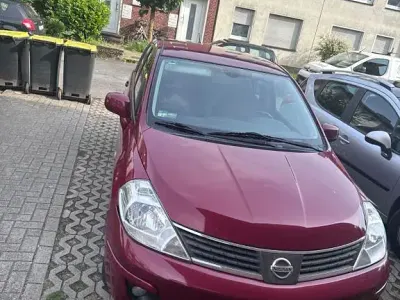 Gebraucht Nissan Tiida Acenta 110 PS (80 kW) 2008 Rot Limousine