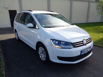 Gebraucht VW Sharan Comfortline 150 PS (110 kW) 2018 Weiß Van / Kleinbus