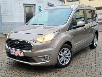 Gebraucht Ford Tourneo Connect Titanium 120 PS (88 kW) 2019 Silber Van / Kleinbus