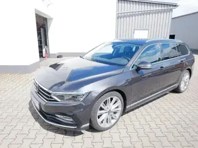 Gebraucht VW Passat R-line 200 PS (147 kW) 2022 Grau Kombi