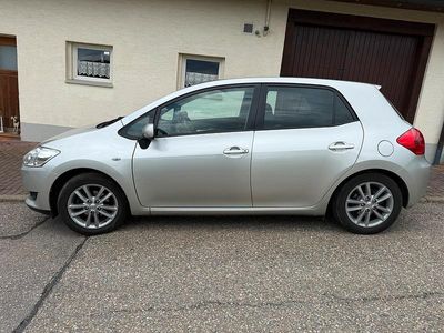 Gebraucht Toyota Auris Life 136 PS (100 kW) 2009 Silber Kleinwagen