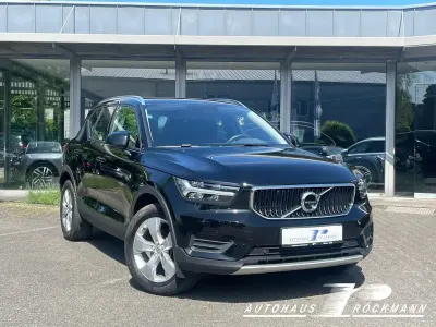 Gebraucht Volvo XC40 Momentum 129 PS (94 kW) 2022 Black solid SUV