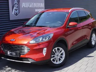 Gebraucht Ford Kuga Titanium 224 PS (164 kW) 2022 Rot SUV