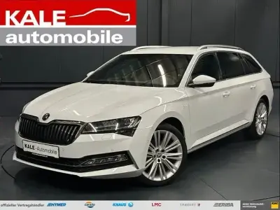 Gebraucht Skoda Superb LAURIN & KLEMENT 200 PS (147 kW) 2023 Weiss Kombi