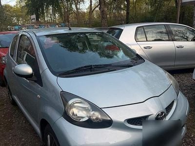 Usata Toyota Aygo 68 CV (50 kW) 2007 Blu Utilitaria