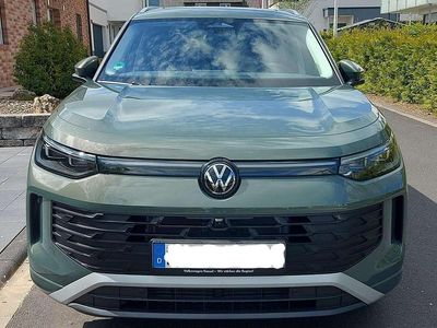 Gebraucht VW Tayron Life 150 PS (110 kW) 2025 Grün SUV