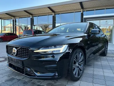 Gebraucht Volvo S60 Plus 197 PS (144 kW) 2023 Schwarz Limousine