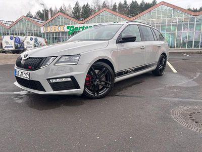 Grau Gebraucht 2018 Skoda Octavia RS Kombi | 20.800 € (Teuer)