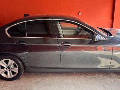 Usata BMW 530 Sport Line 258 CV (189 kW) 2011 Grigio Berlina